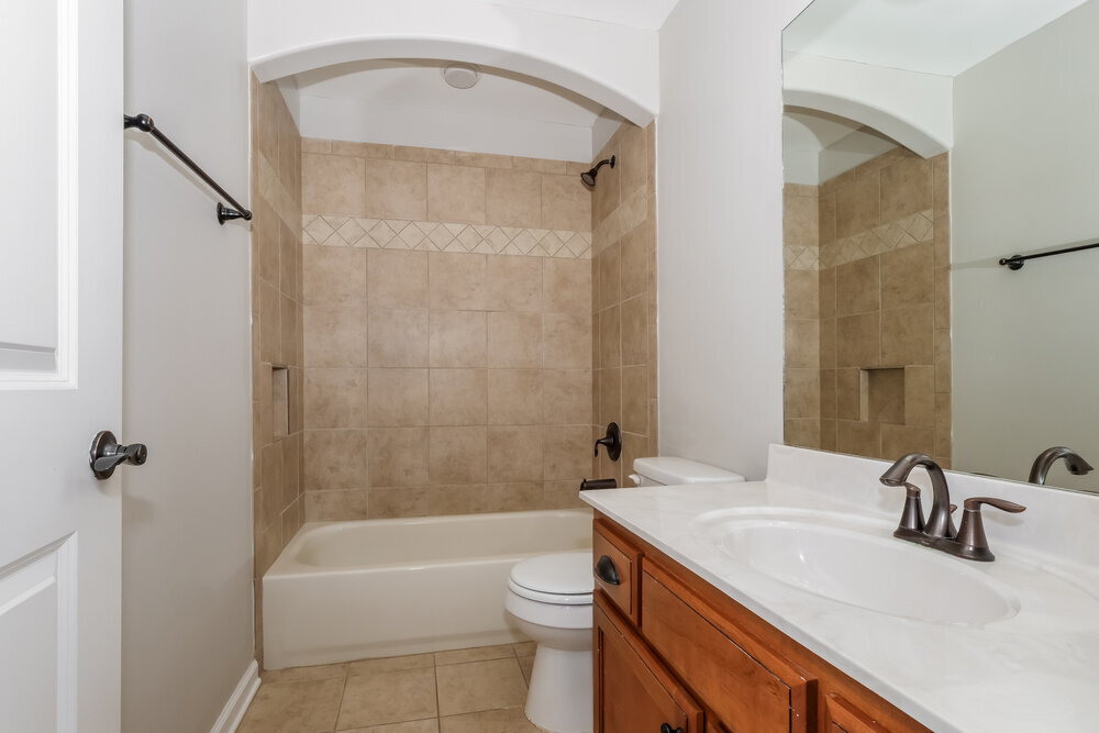 Building Photo - 450 Garden Springs Dr
