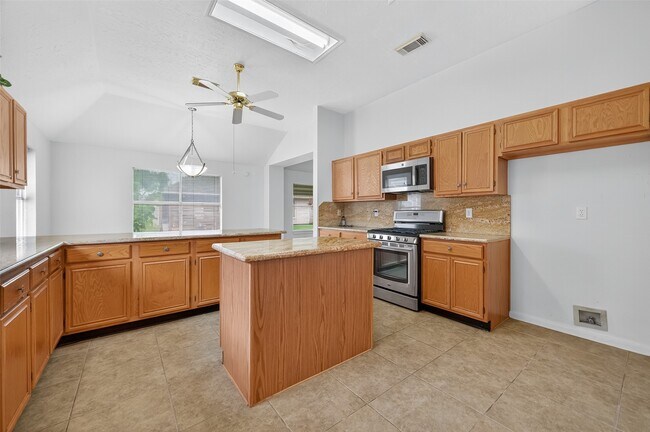Building Photo - 914 W Peach Hollow Cir
