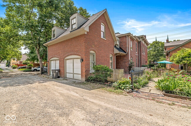 Building Photo - 331 N East St