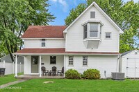 Building Photo - 604 6th Ave