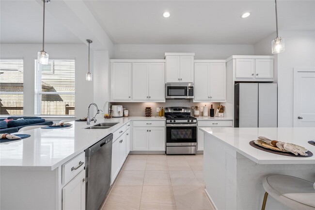 Building Photo - 21130 Garden Palm Dr