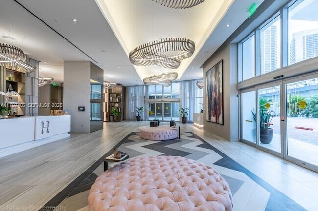 Building Photo - 4010 S Ocean Dr