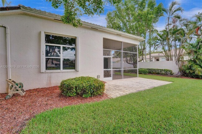 Building Photo - 2525 Bay Pointe Ct
