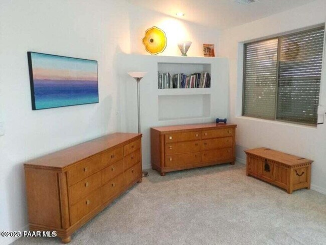 Building Photo - 413 Tangerine Ave