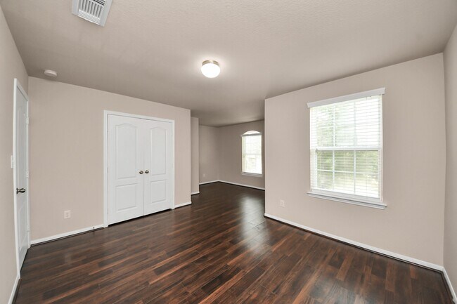 Building Photo - 7214 Baitland Dr