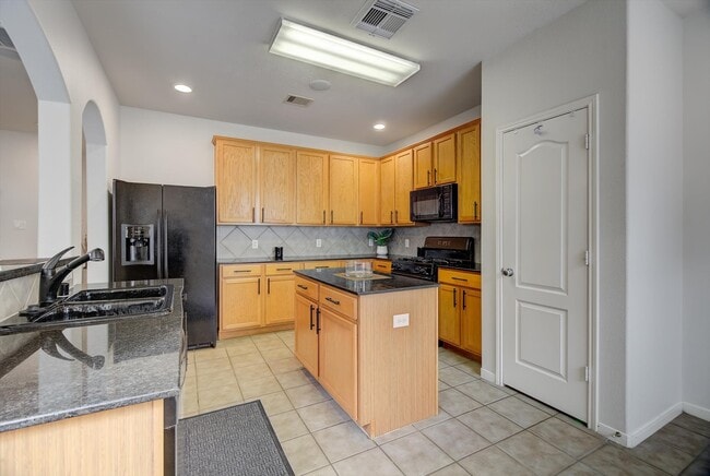 Building Photo - 7439 Hollister Spring