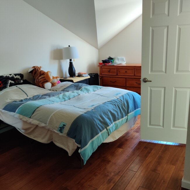 Building Photo - 6533B 5th Ave NE