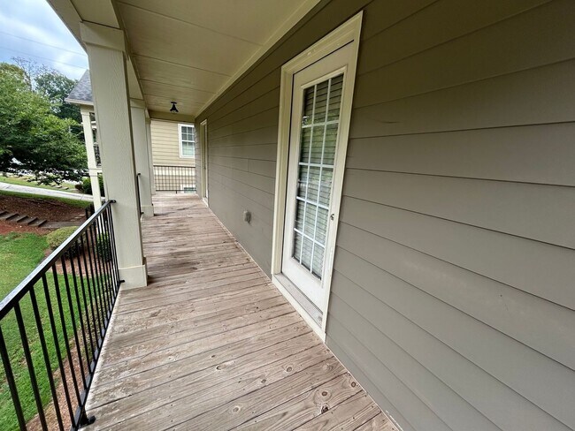 Building Photo - 223 Madison Heights