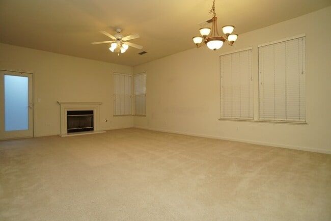 Building Photo - Charming 3 Bedroom Home for Rent in Crocker Ranch  Roseville!