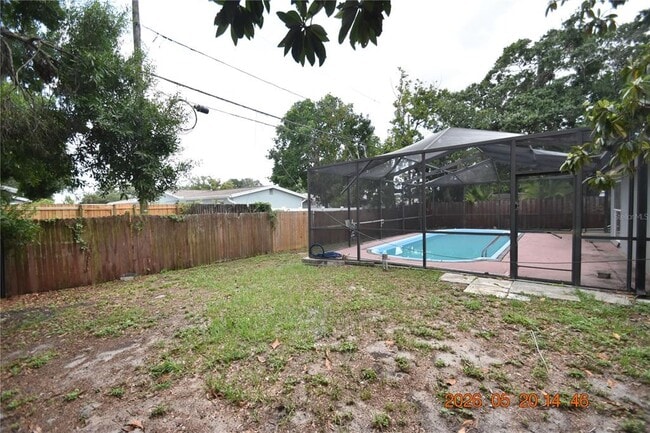 Building Photo - 8720 Flame Vine Ave