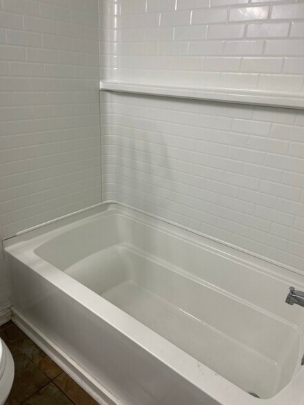 Building Photo - 101 Woodhaven Dr