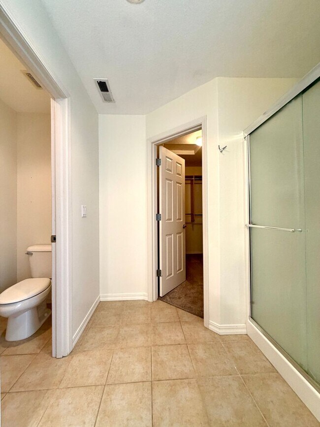 Building Photo - Beautiful Home in the Sought After Arbor Crossing Subdivision~ Soaring Windows with Great Natural...