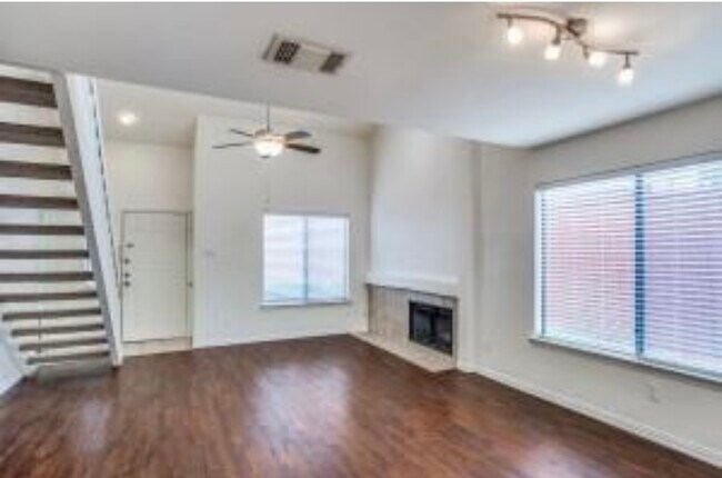 Building Photo - 4242 N Capistrano Dr