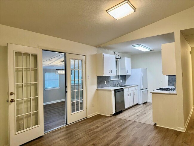 Building Photo - 8112 Willet Trail