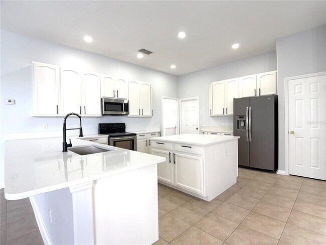 Building Photo - 448 Coventry Rd