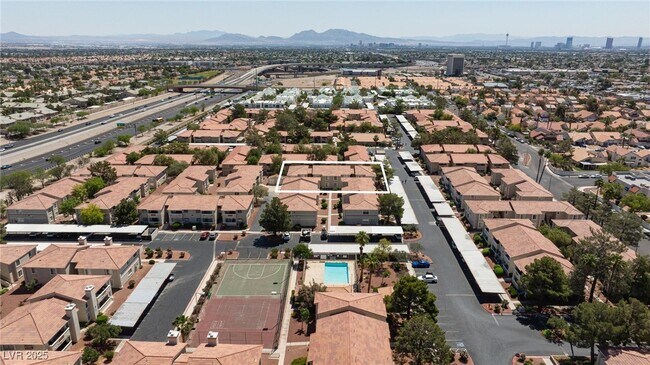 Building Photo - 7300 W Pirates Cove Rd