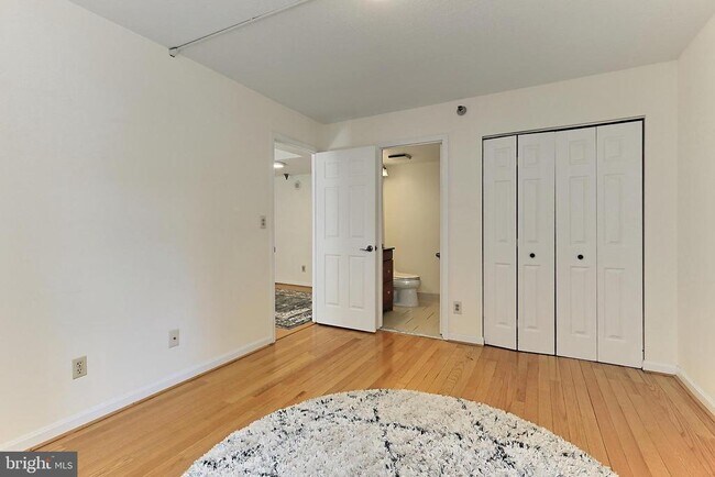 Building Photo - 2400 Clarendon Blvd