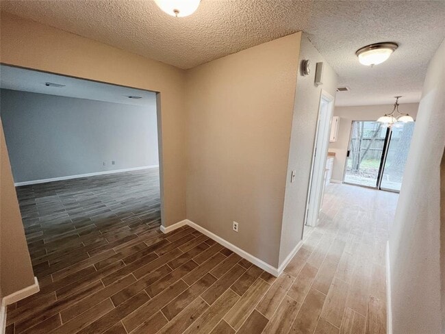 Building Photo - 15 Sandpebble Dr