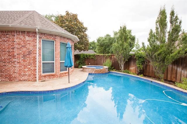 Building Photo - 8100 Rosemont Dr