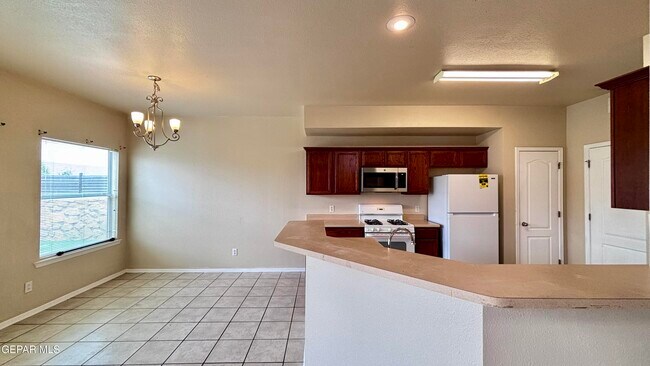 Building Photo - 3537 Tierra Vergel Dr