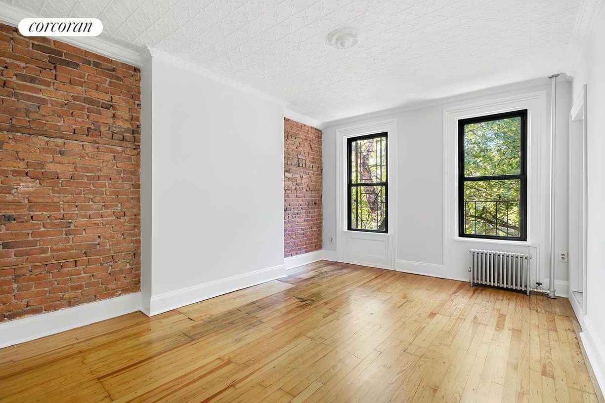 Building Photo - 52 Douglass St