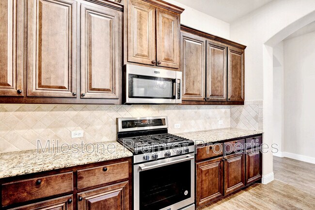 Building Photo - 520 Endicott Dr