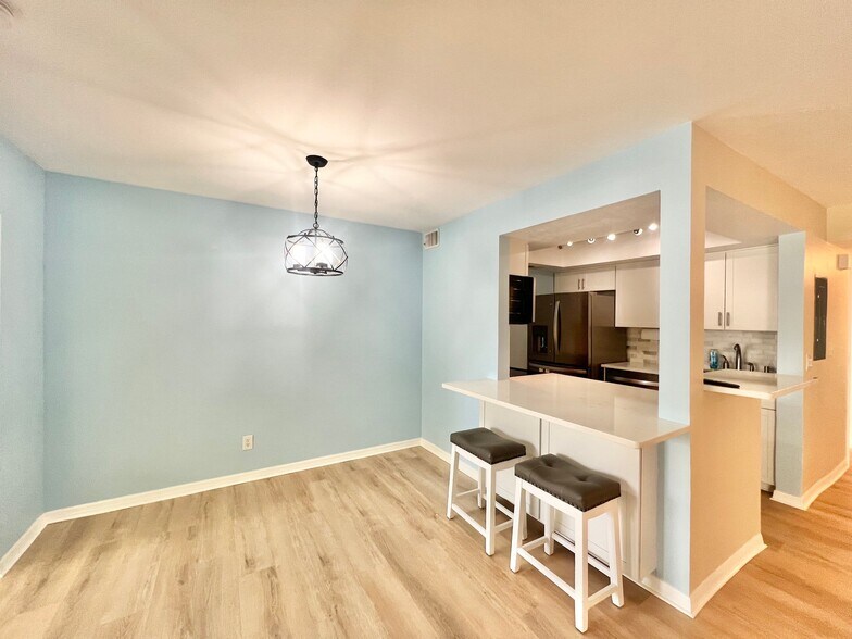 Building Photo - 1277 McMullen Booth Rd