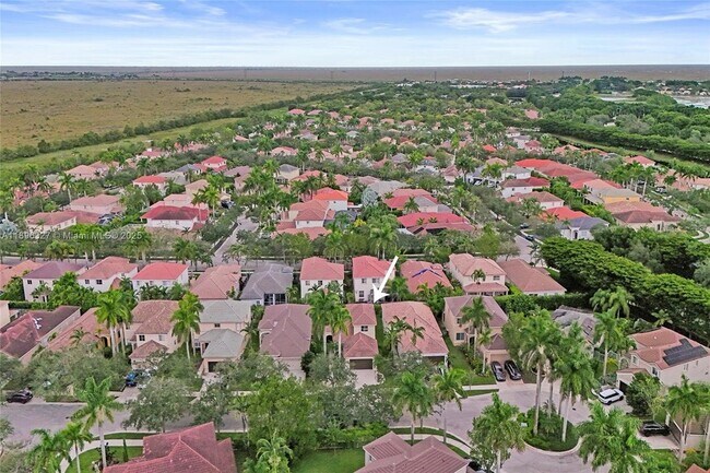 Building Photo - 1725 Winterberry Ln