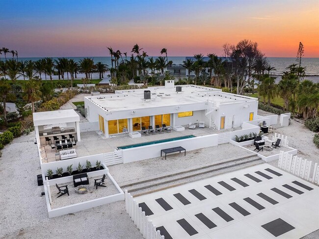 Building Photo - 7647 Sanderling Rd