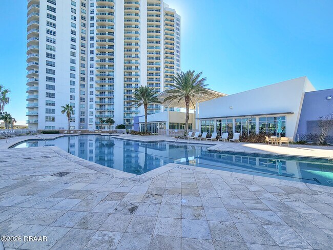 Building Photo - 231 Riverside Dr