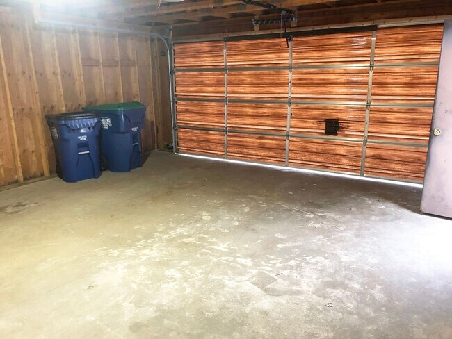 Building Photo - 4-Plex Located