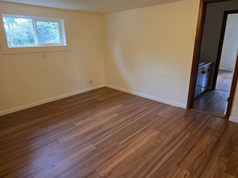 Building Photo - 2381 Elk Valley Cross Rd