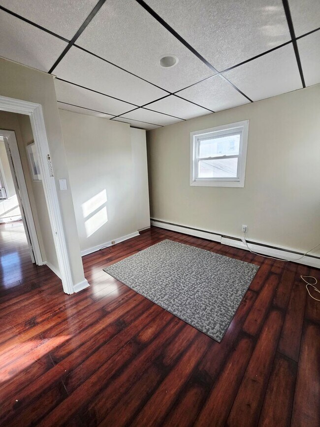 Building Photo - 20 Walnut St