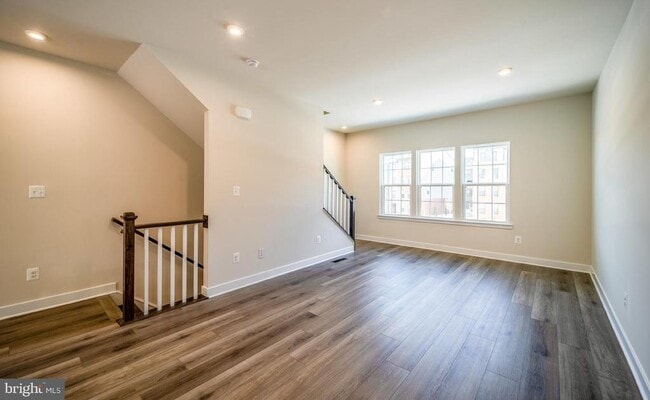 Building Photo - 14064 Sunrise Valley Dr