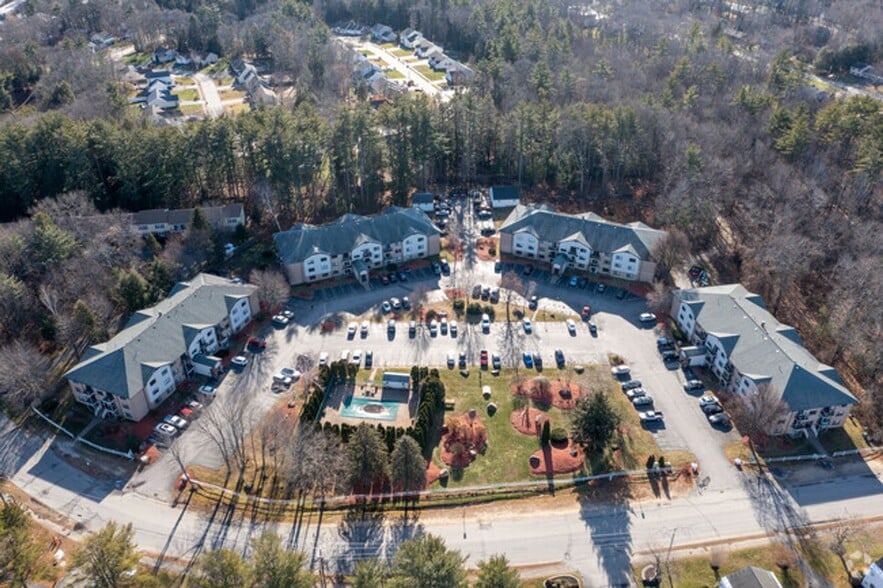 Building Photo - Lakeshore Estates