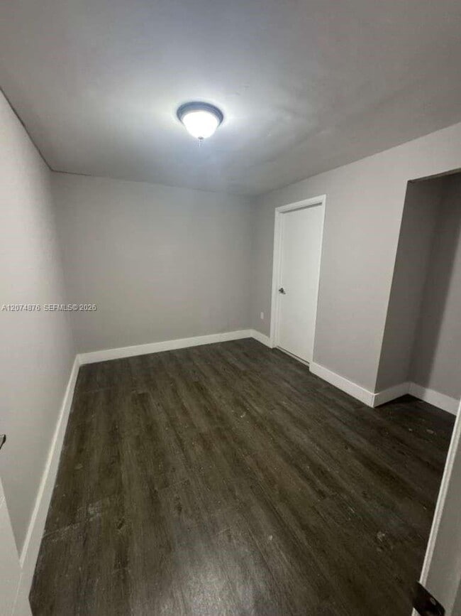 Building Photo - 586 NW 48th St