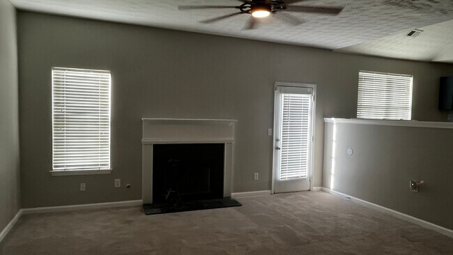Building Photo - 2800 Carolina Ridge