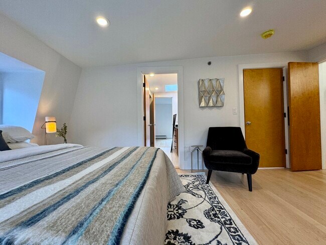 Building Photo - 51 Market St