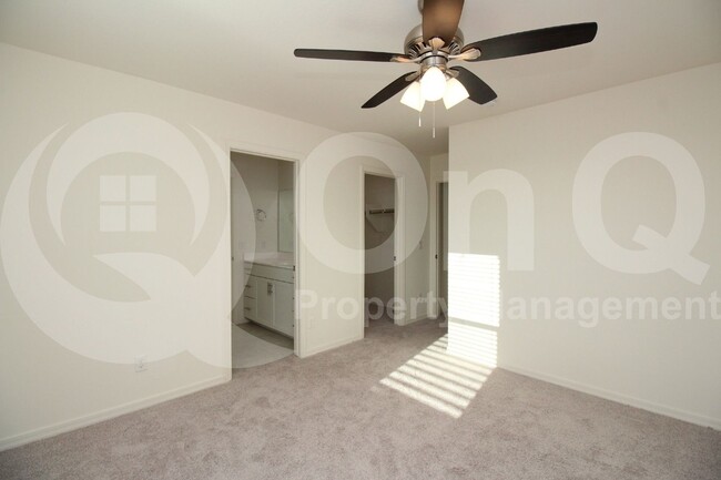Building Photo - 36039 W Santa Monica Ave