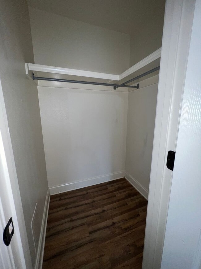 Building Photo - 514 Idlewild Dr