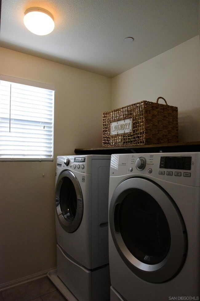 Building Photo - 507 Moonlight Dr