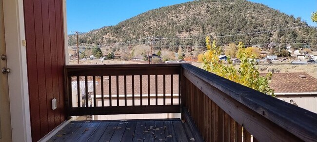 Building Photo - 6836 Lakewood Dr