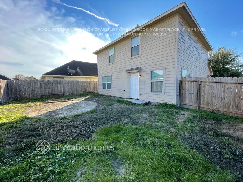 Building Photo - 12030 Gregory Crossing Way