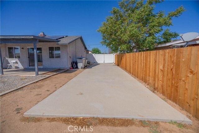 Building Photo - 7795 Oakwood Ave