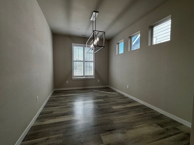 Building Photo - 12725 91st Ave E