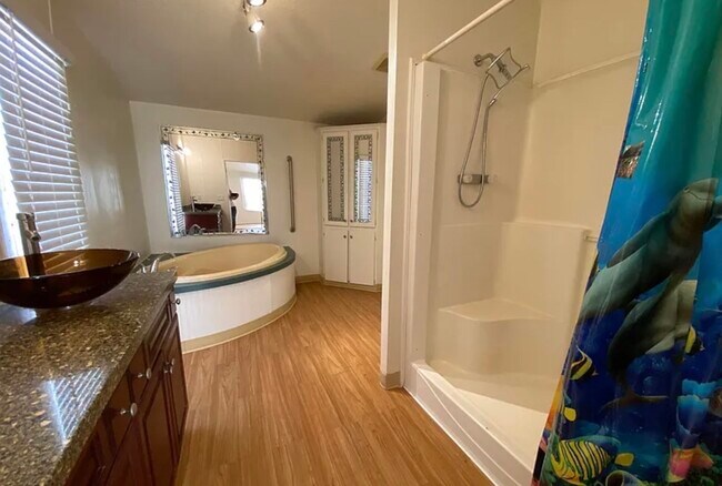 Building Photo - 4350 W Hammon Dr