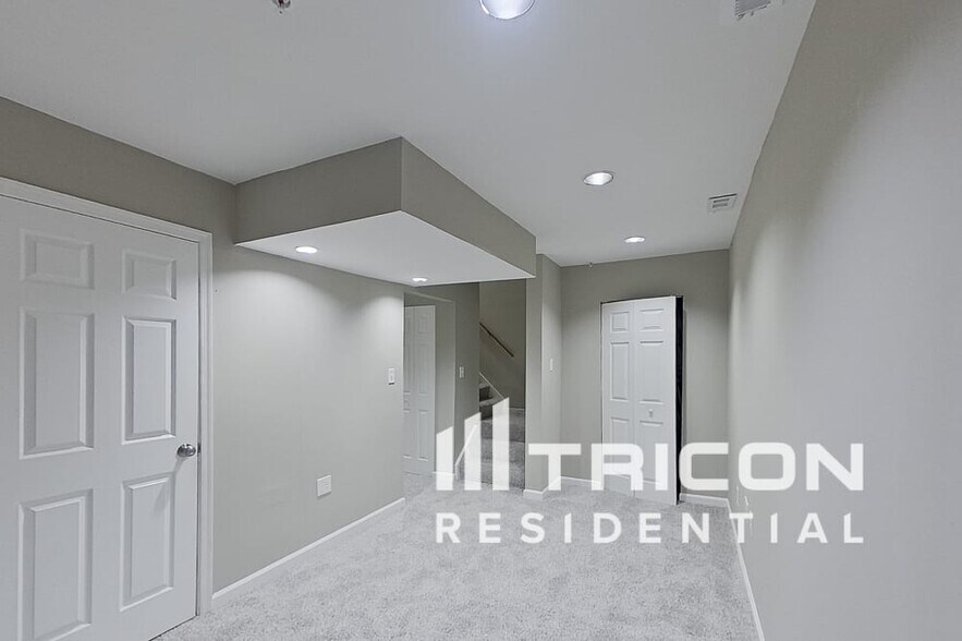 Building Photo - 4717 Summertime Dr