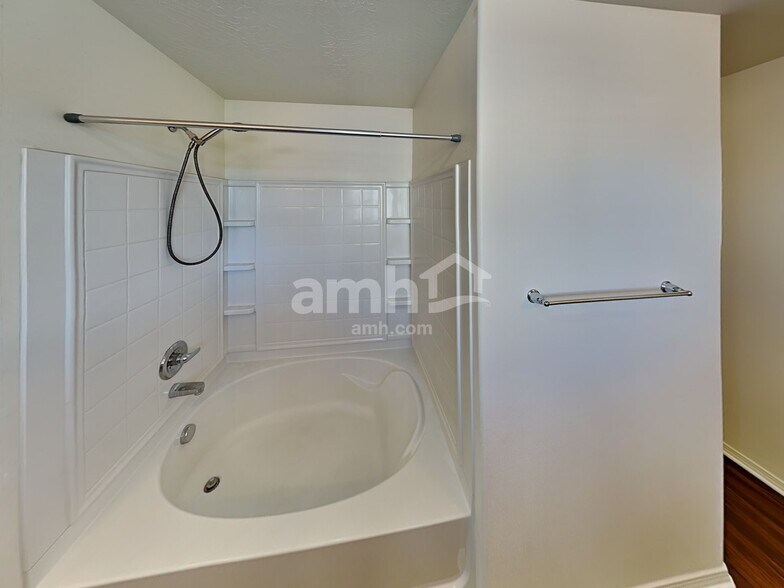 Building Photo - 2464 S 3585 W