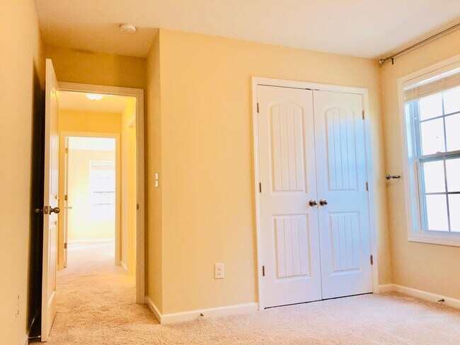 Building Photo - Immaculate 5bd 3bd Berewick home with many newly upgrades!