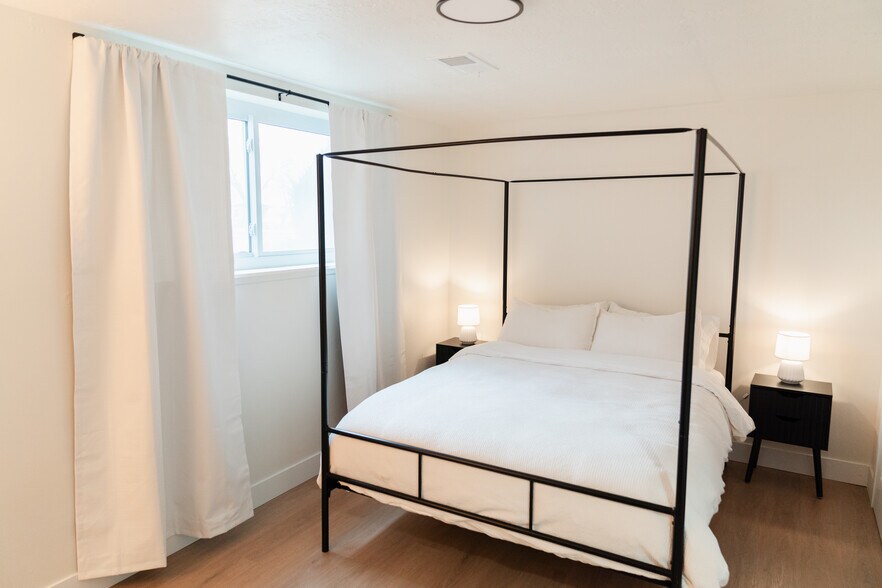 Building Photo - 6805 S Nye Dr